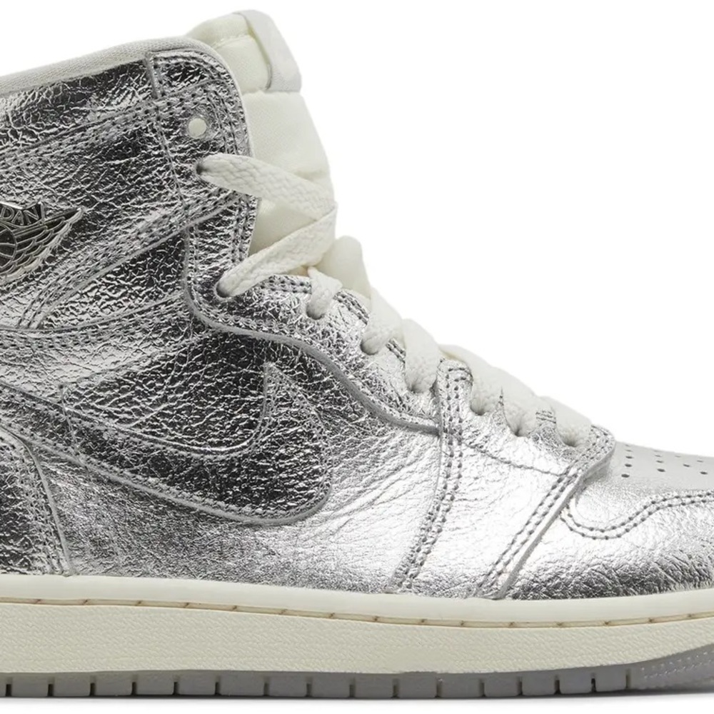 Nike Women's Athletic Shoes - Silver and White